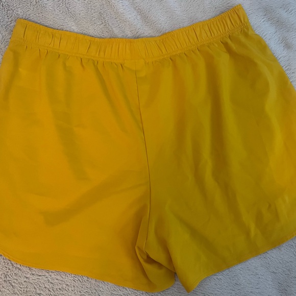 Gymshark Essential Loose Training Shorts - Yellow XL - Picture 5 of 7